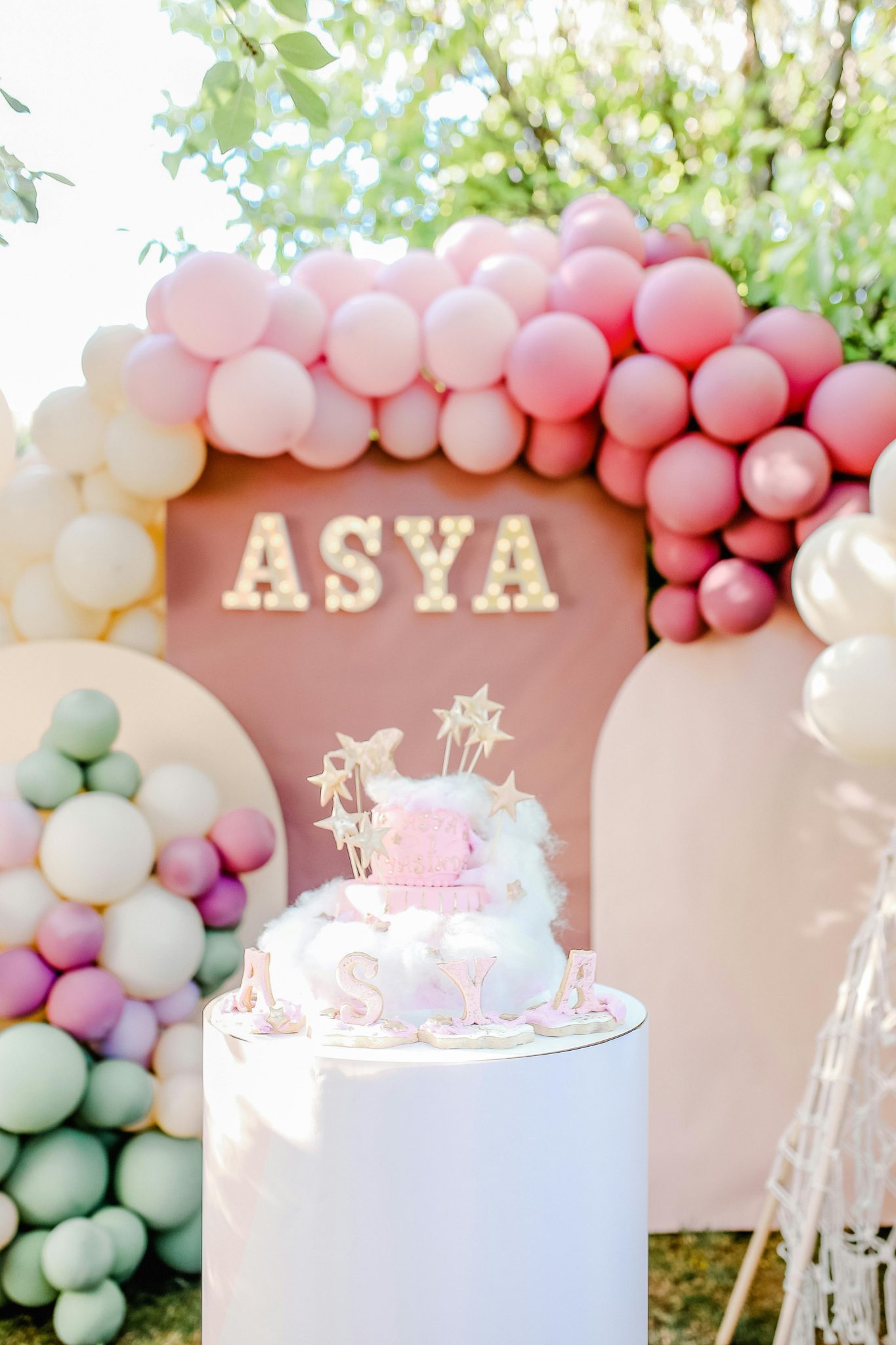 Elevate Your Miami Corporate Event with Stunning Balloon Decorations