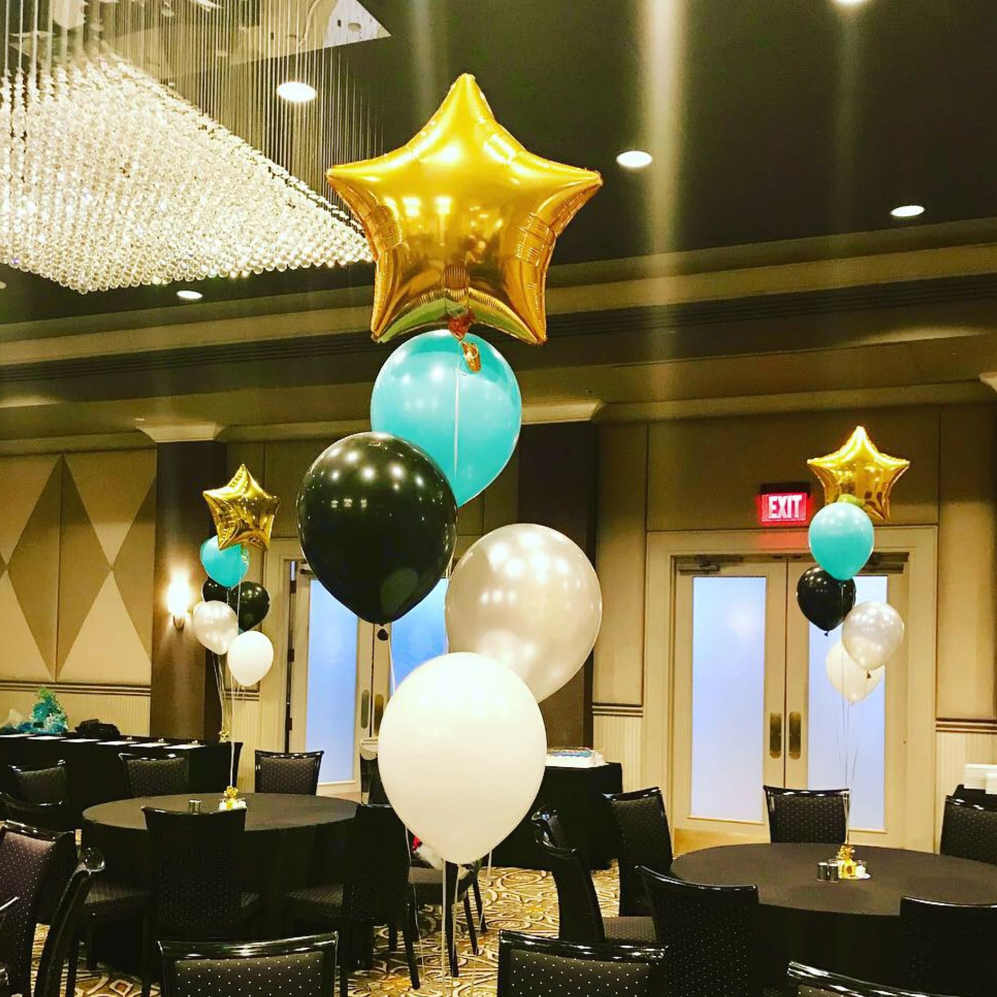 35 Small Balloon Centerpiece Ideas for Parties & Events