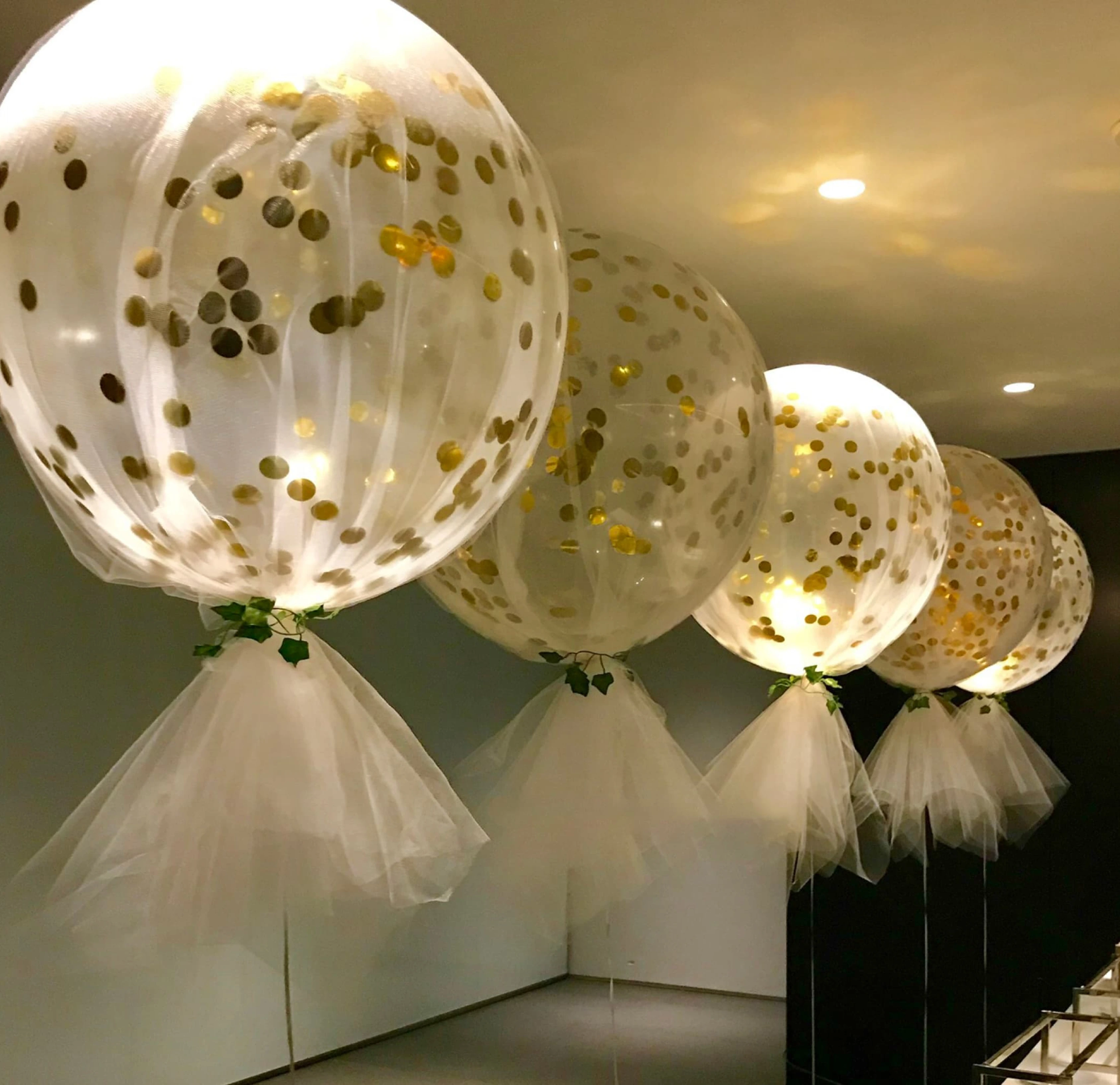 35 Small Balloon Centerpiece Ideas for Parties & Events